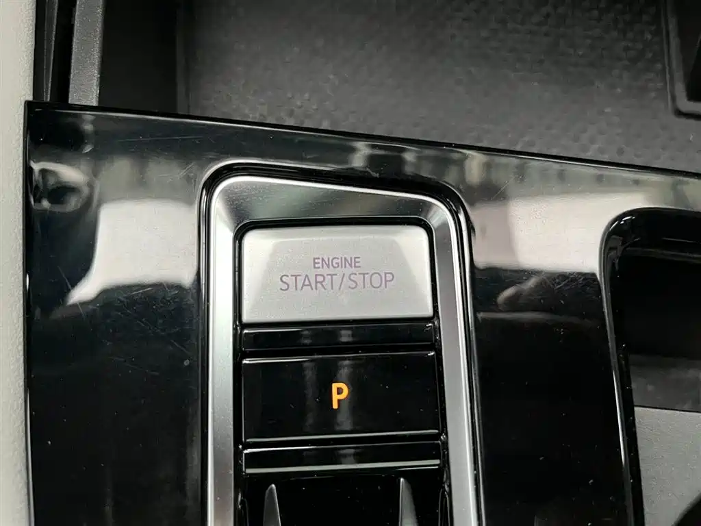 Volkswagen Teramont 2023 Teramont X Facelift 380TSI 4WD Premium Luxury Edition фото 4