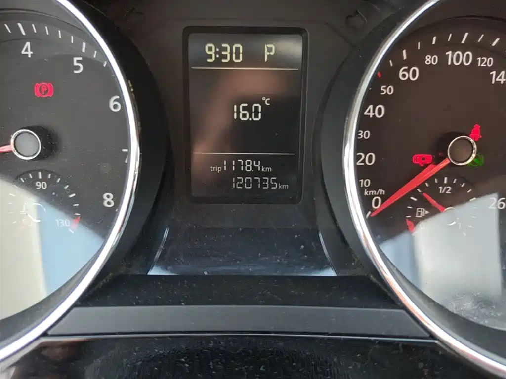 Volkswagen Sagitar 2015 230TSI Automatic Comfort фото 19
