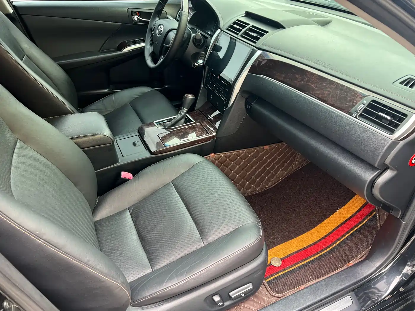 Toyota Camry 2016 2.0G 10th Anniversary Leading Edition фото 8