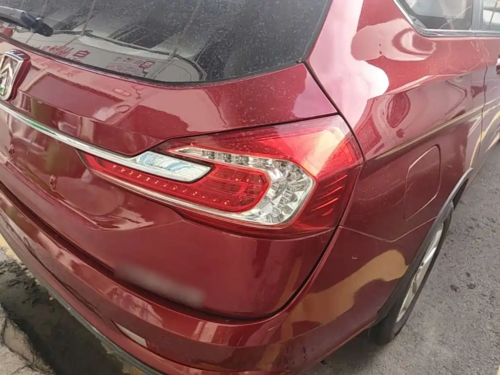 Baojun 310W 2018 2017 1.5L Manual Fashion Edition (China V)