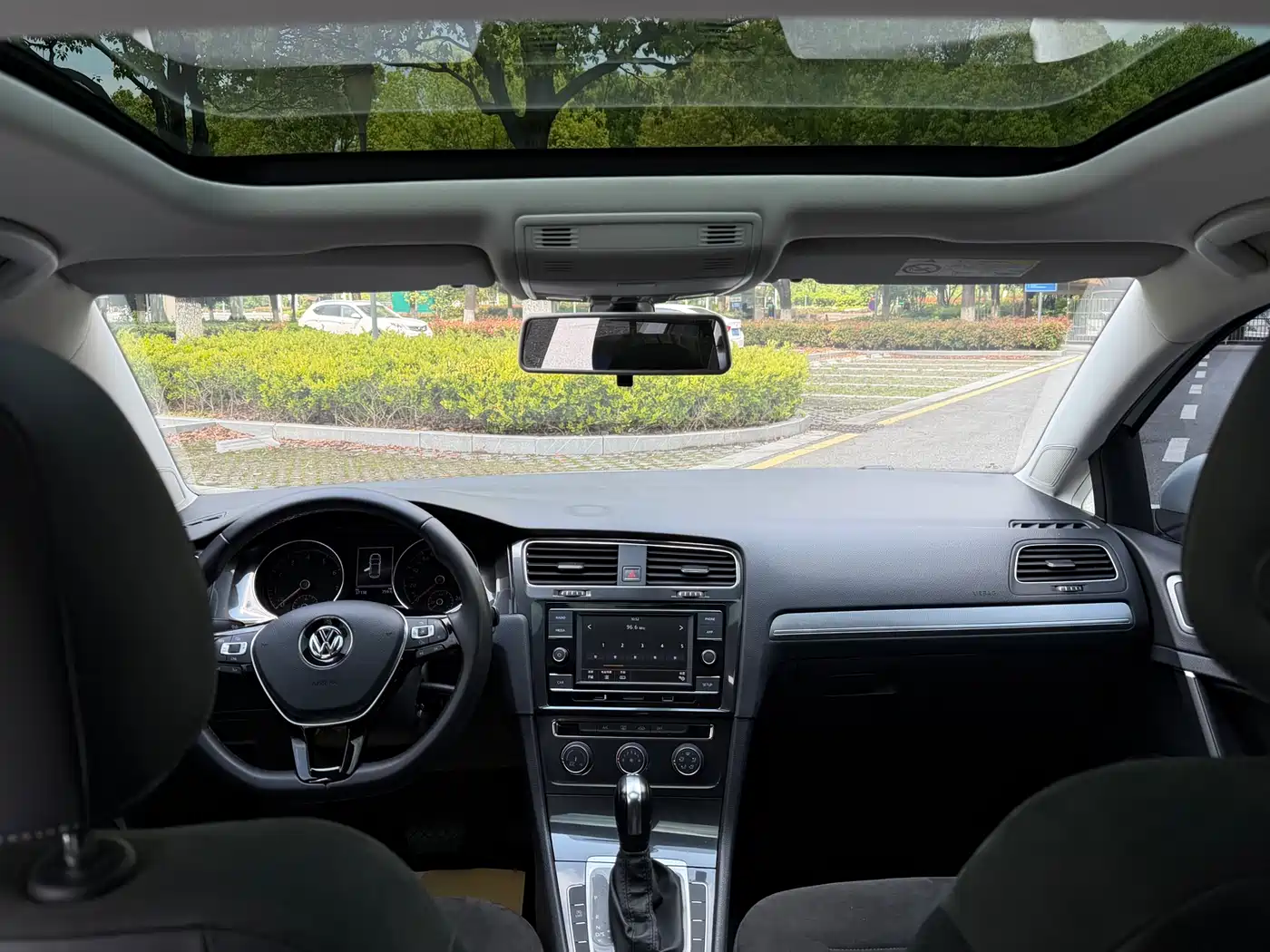 Volkswagen Golf 2018 230TSI Automatic Comfort фото 12