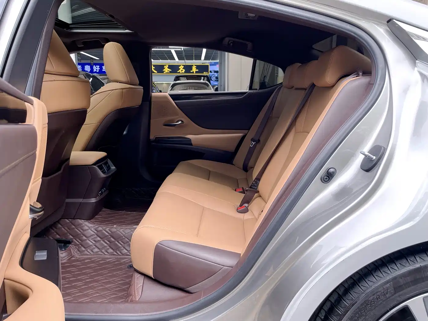 Lexus ES 2020 200 Excellence фото 12