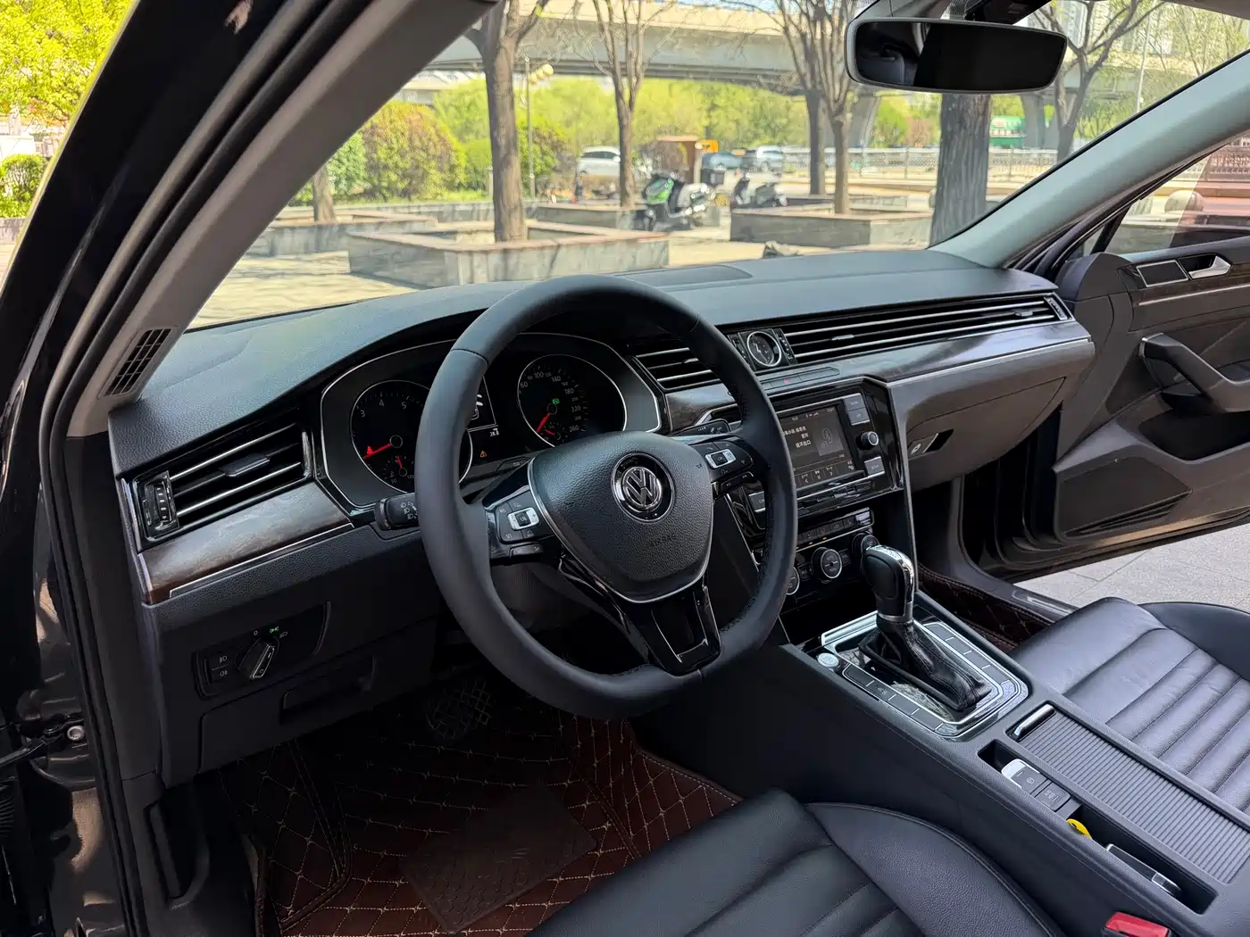 Volkswagen Magotan 2018 Facelift 330TSI DSG Luxury фото 11