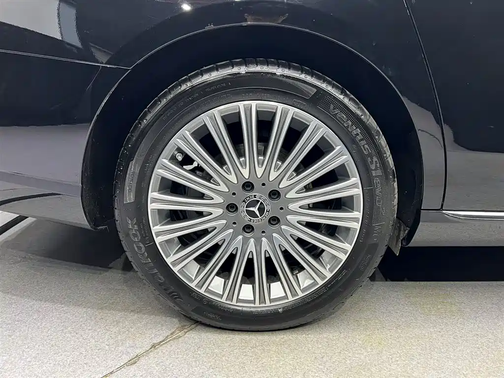 Mercedes-Benz E-Class 2022 Second Facelift E 300 L Luxury фото 9