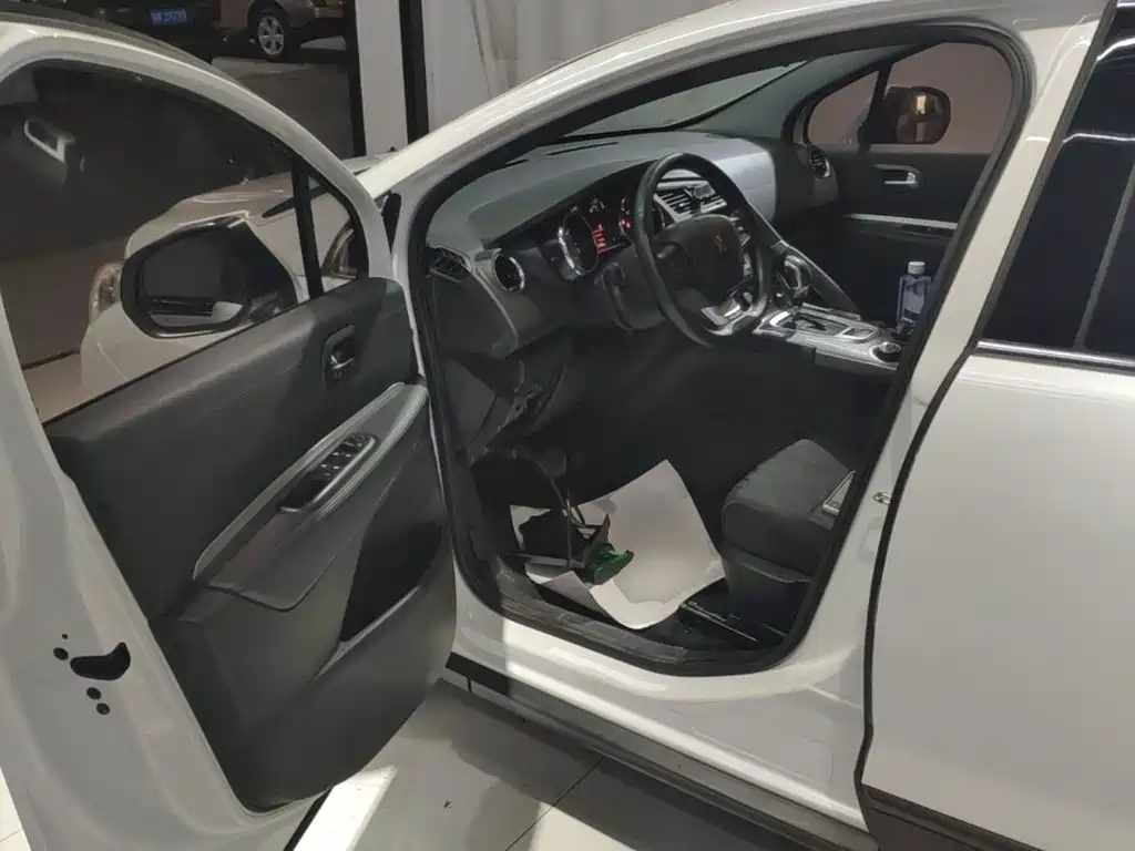 Фото 16 - Peugeot 3008