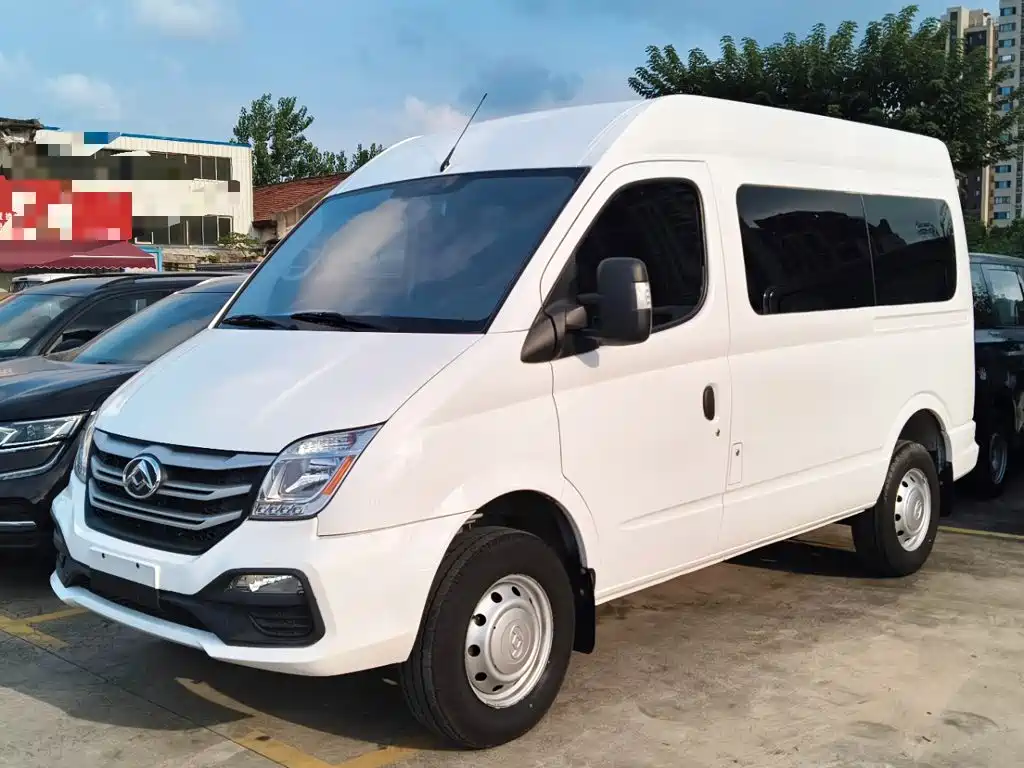 SAIC Maxus Xintu V80 2024 2024 Model Year Aoyunton Value Edition 6MT Short Wheelbase Medium Roof 127Ps 5/6-Seater