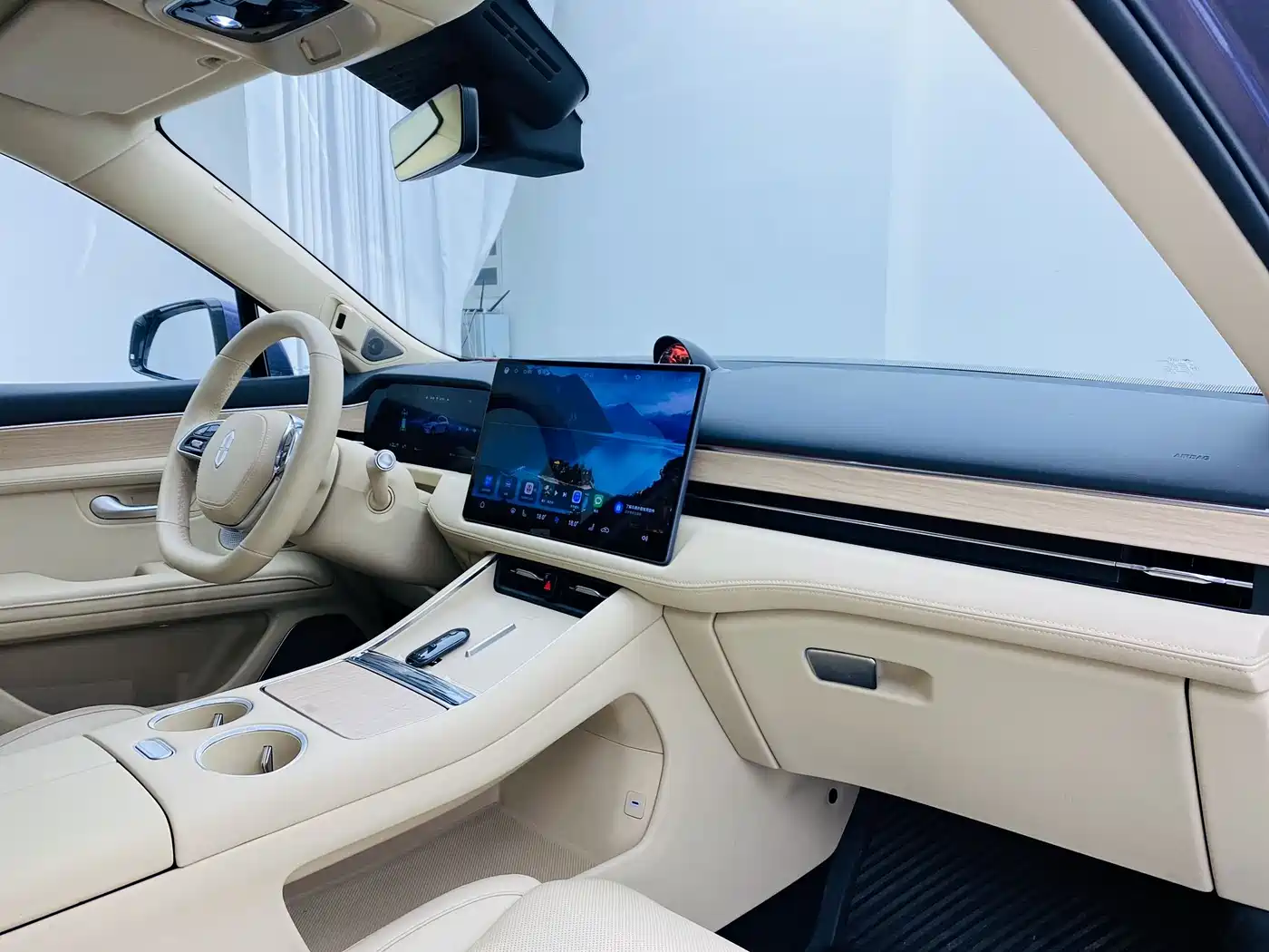 AITO Wenjie AITO M5 2025 Extended Range Ultra AWD фото 12