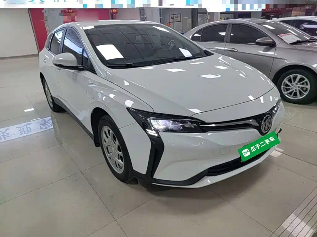 2025 Buick Velite 6