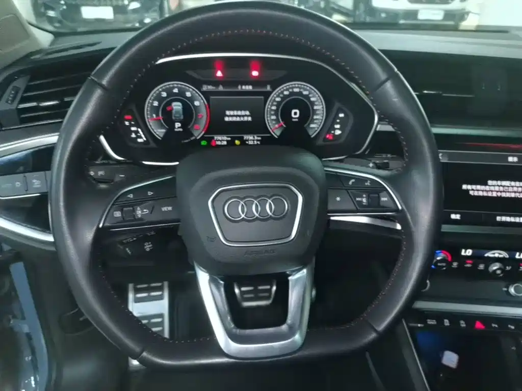 Фото 11 - Audi Q3