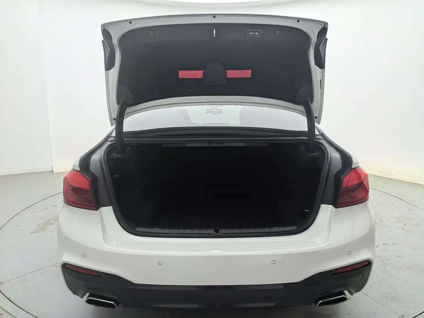 BMW 5 Series 2018 530Li Premium M Sport Package фото 39