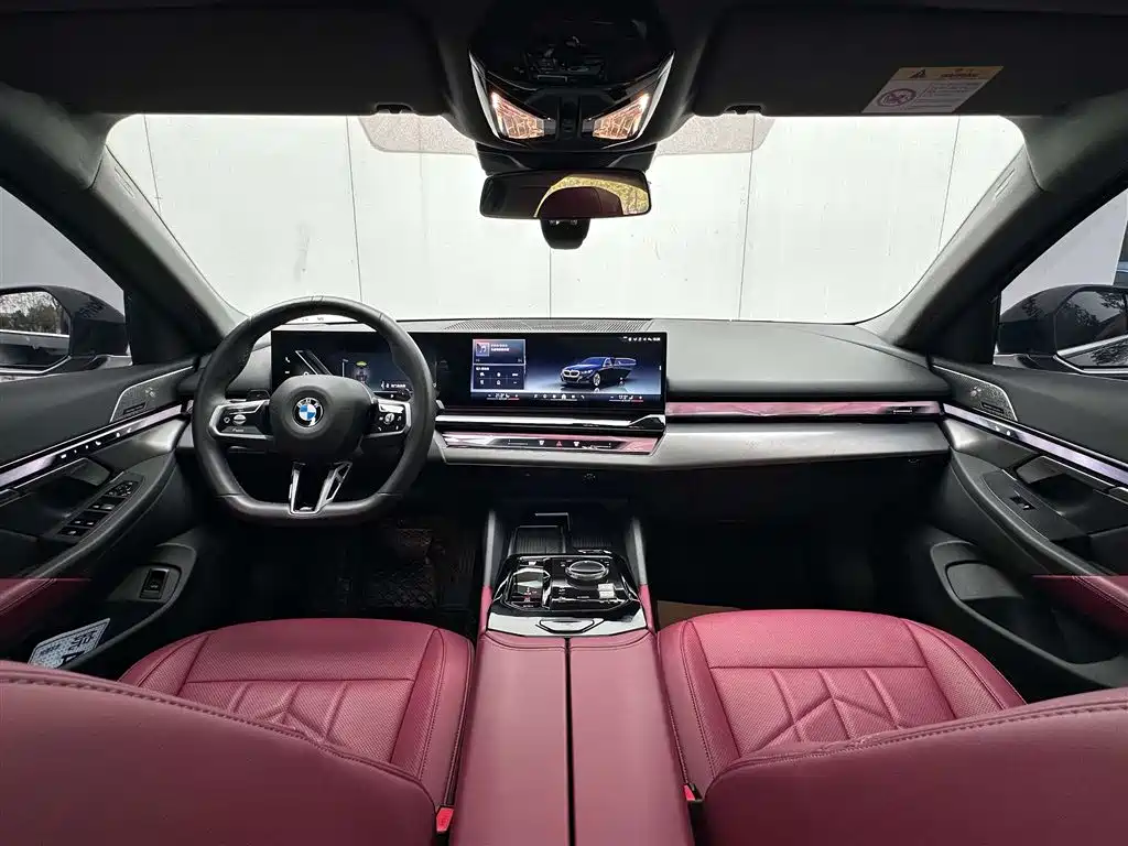 BMW 5 Series 2024 530Li Leading M Sport Package фото 14