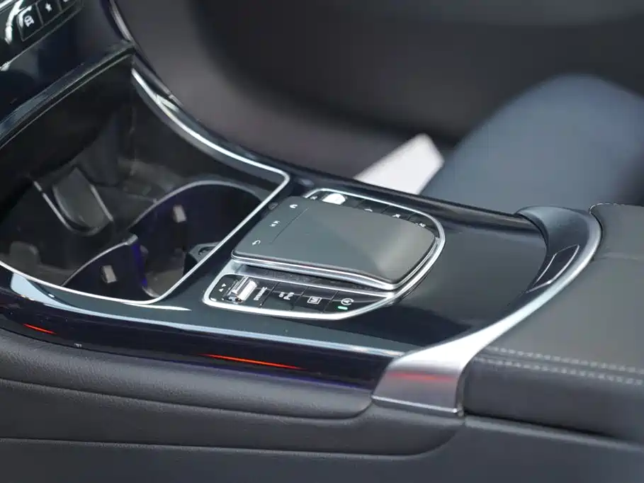 Mercedes-Benz GLC Coupe 2020 GLC 260 4MATIC Coupe SUV фото 17