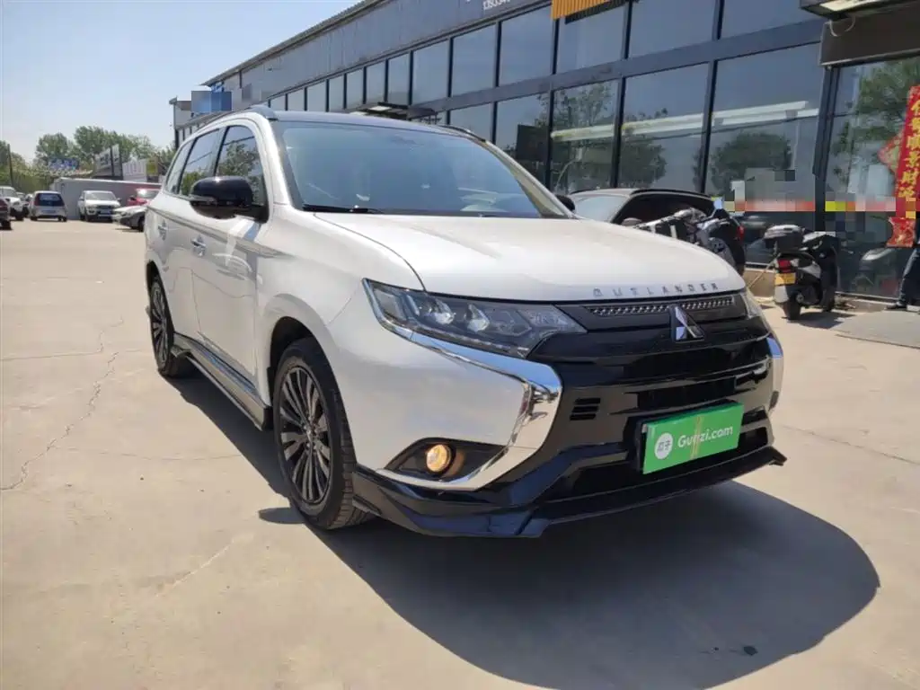 Mitsubishi Outlander 2021 2.4L 4WD Yaodong Edition 5-seater фото 4
