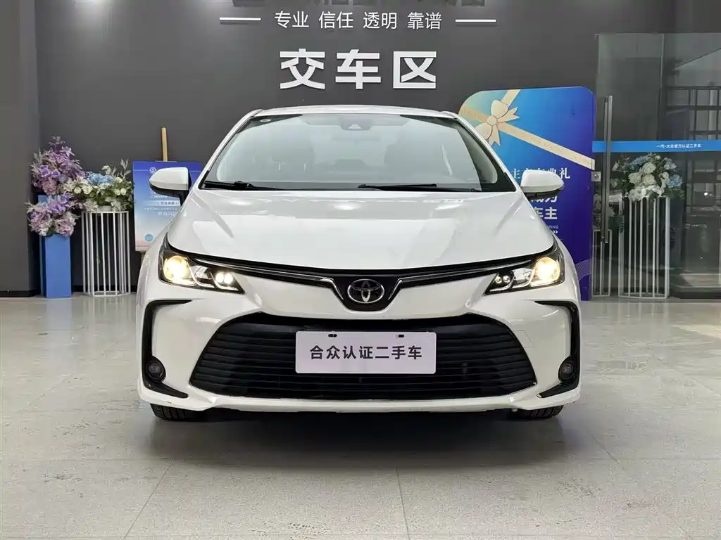 Фото 3 - Toyota Corolla