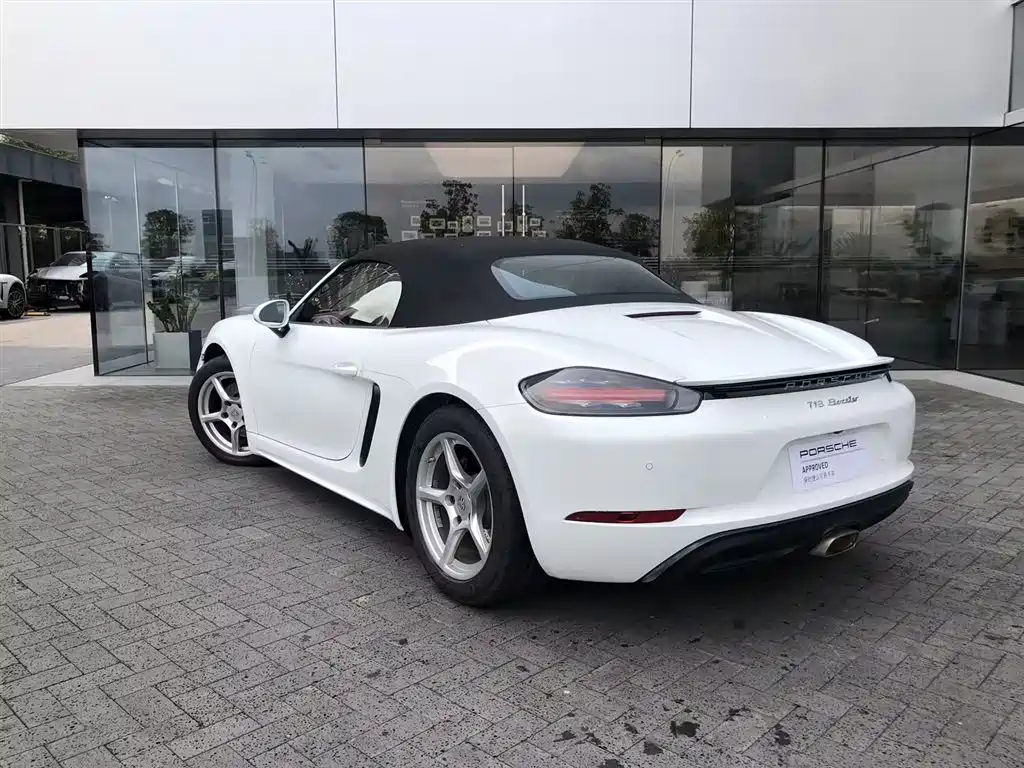 PORSCHE 718
