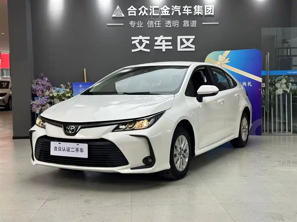 Фото 1 - Toyota Corolla