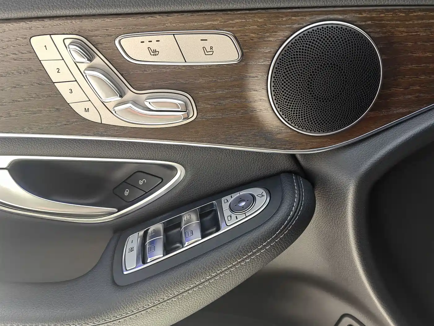 Mercedes-Benz GLC 2022 Facelift GLC 300 L 4MATIC Dynamic фото 21