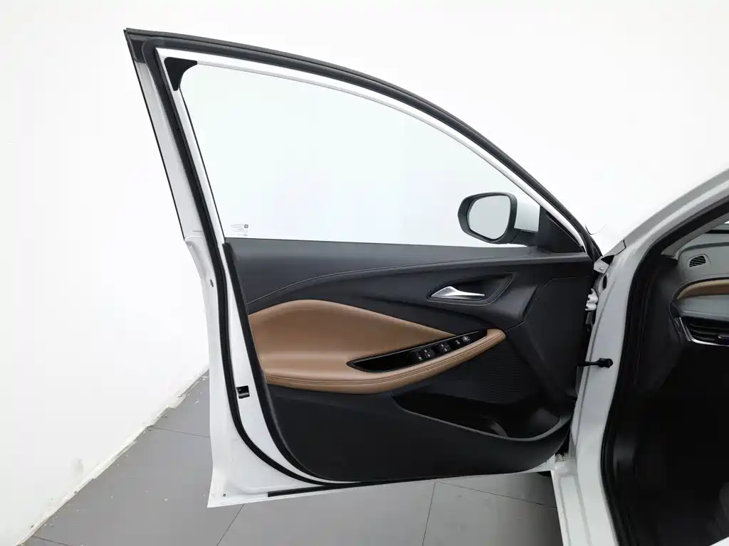 Фото 8 - Buick Verano