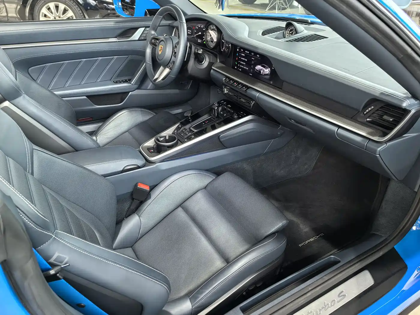 Porsche 911 2023 Turbo S Cabriolet 3.7T фото 27