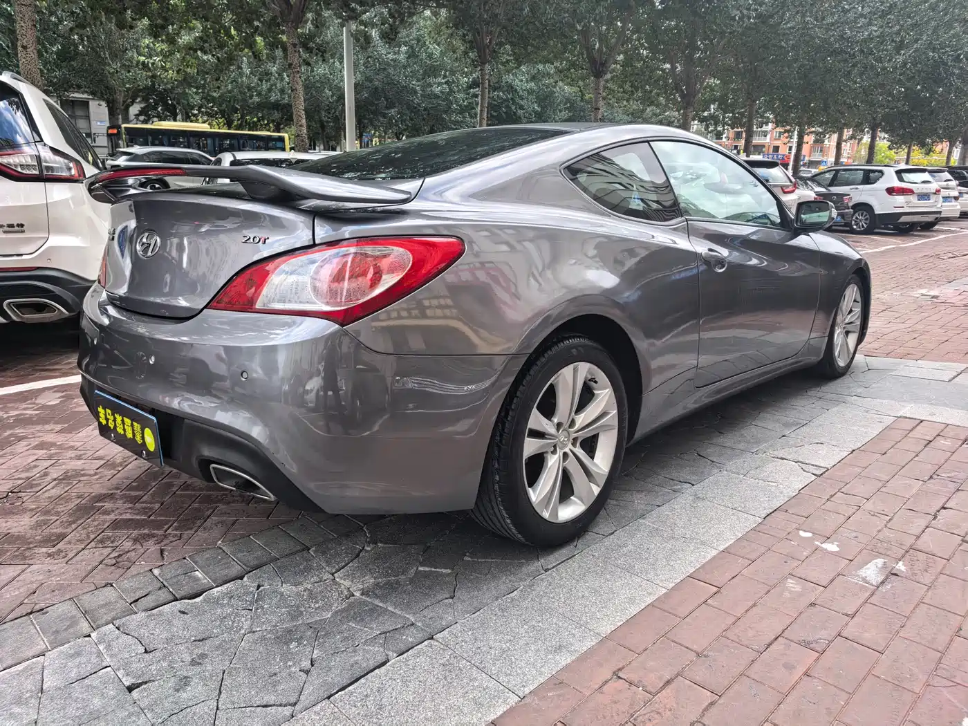 Hyundai Genesis Coupe 2009 2.0T Automatic Elegant Edition фото 4