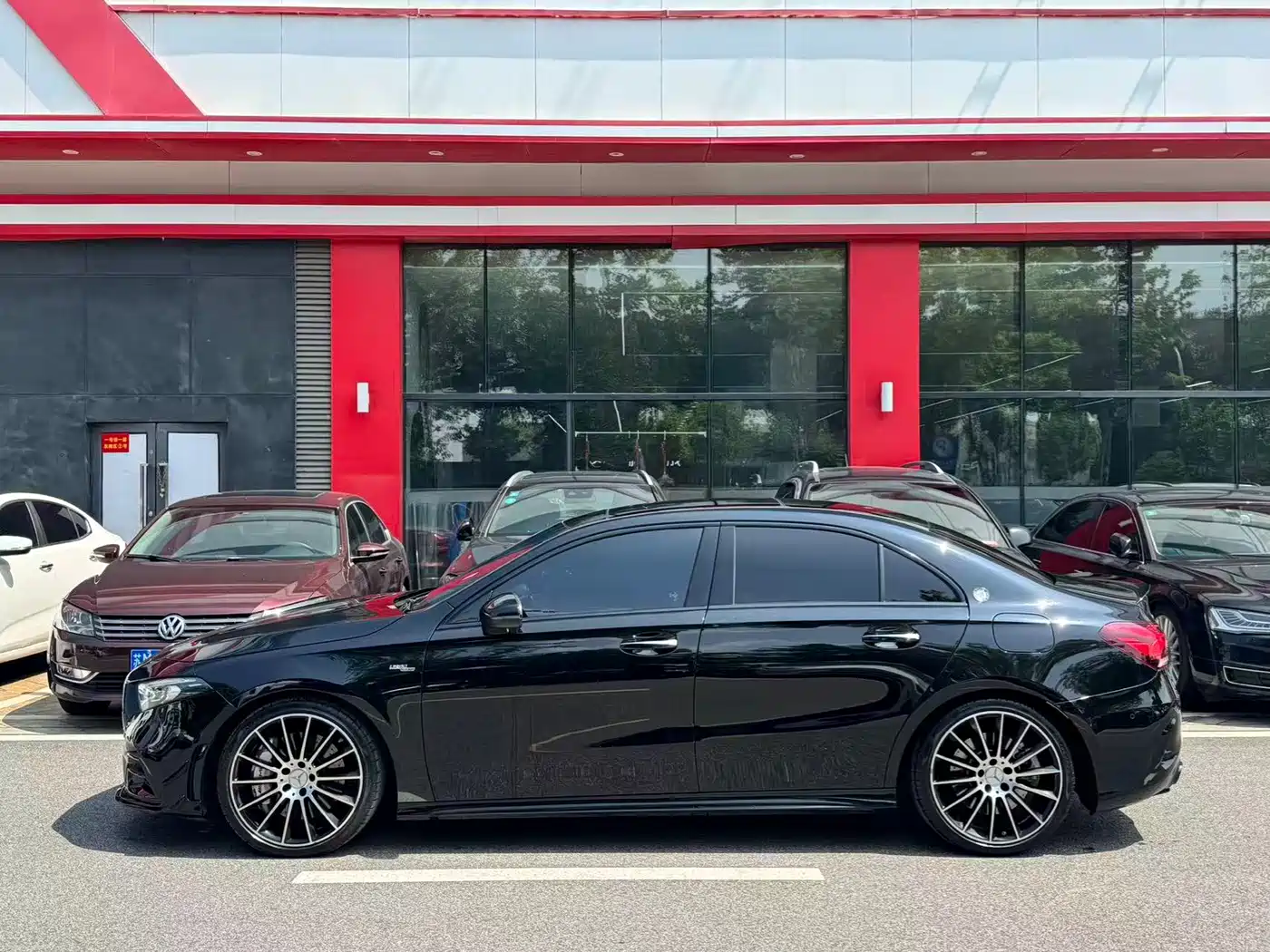 Mercedes-Benz A-Class AMG 2022 Model AMG A 35 L 4MATIC Blazing Night Special Edition фото 14