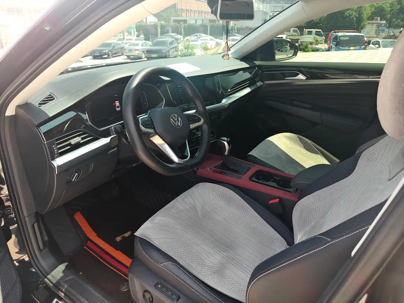 Volkswagen Passat 2025 Outstanding 330TSI Starlight Elite Edition фото 4