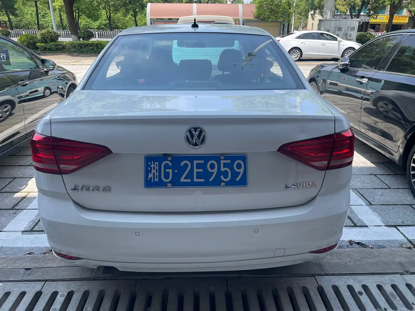 Volkswagen Lavida 2017 1.6L Automatic Trend Edition фото 3
