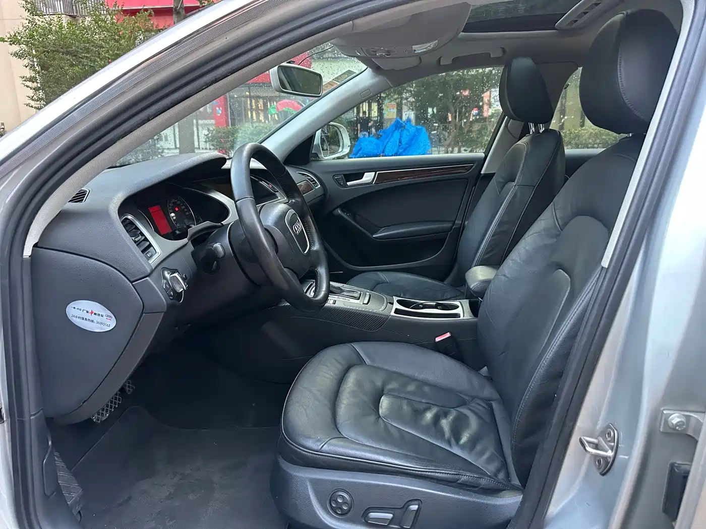 Audi A4L 2010 2.0 TFSI Comfort фото 14