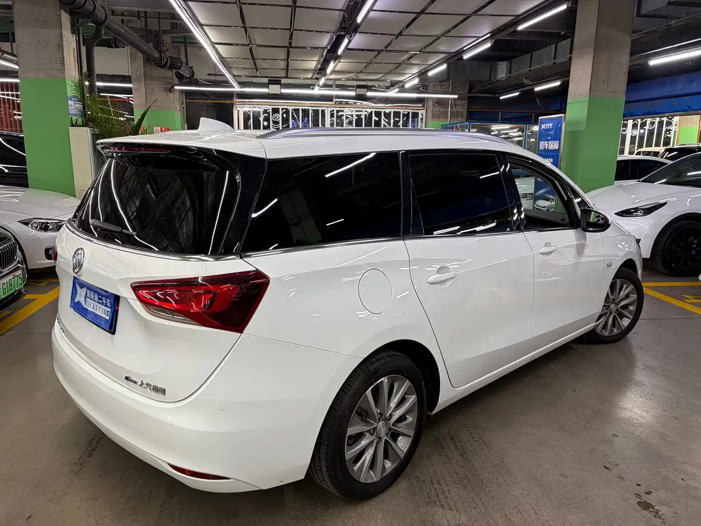 Buick GL6 2023 2021 323T Mild Hybrid Connected Luxury