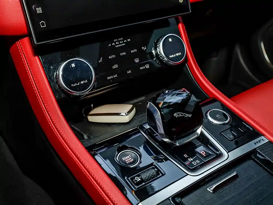 JAGUAR XFL