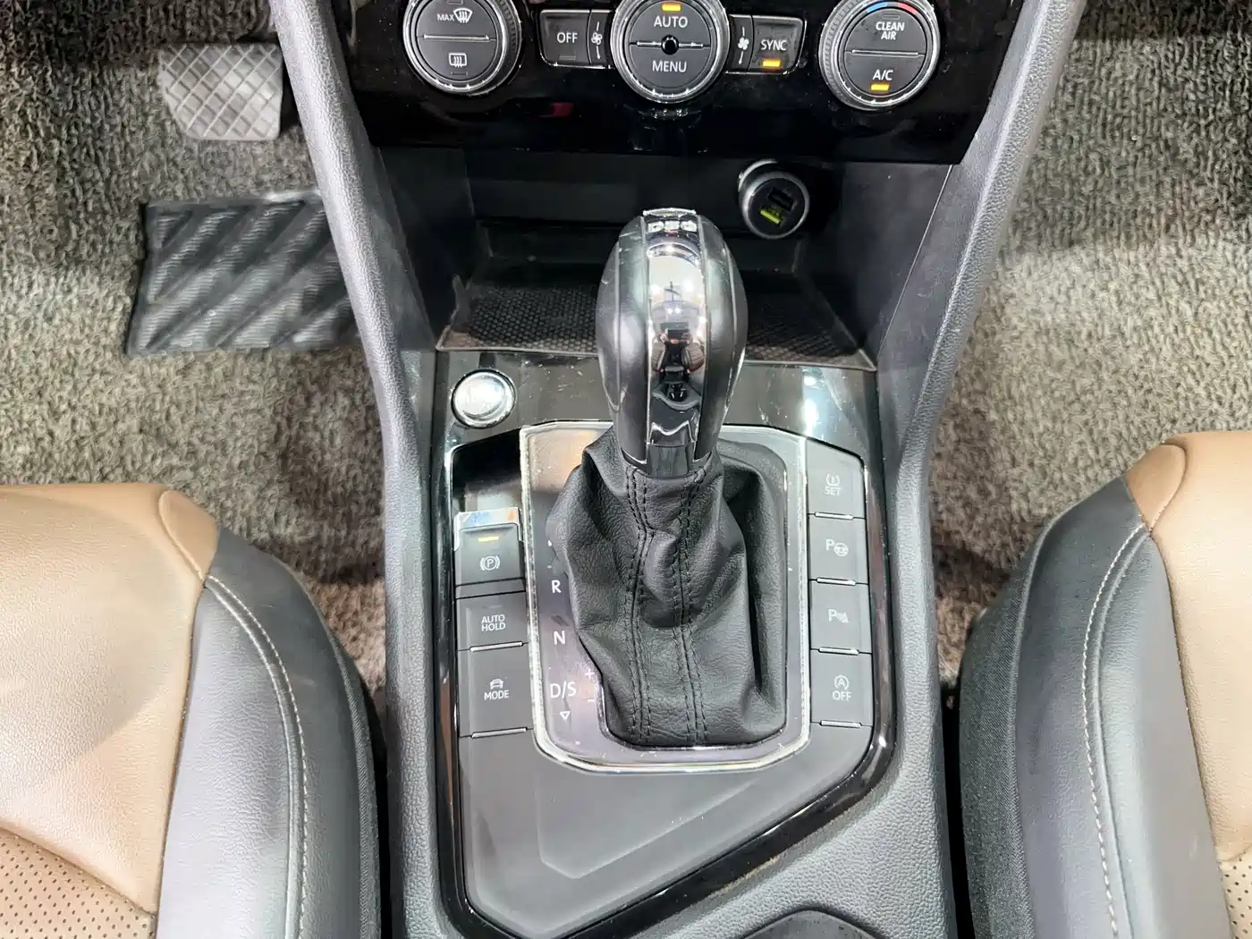 Volkswagen Tharu 2019 Model 280TSI 2WD Flagship Edition China VI фото 18