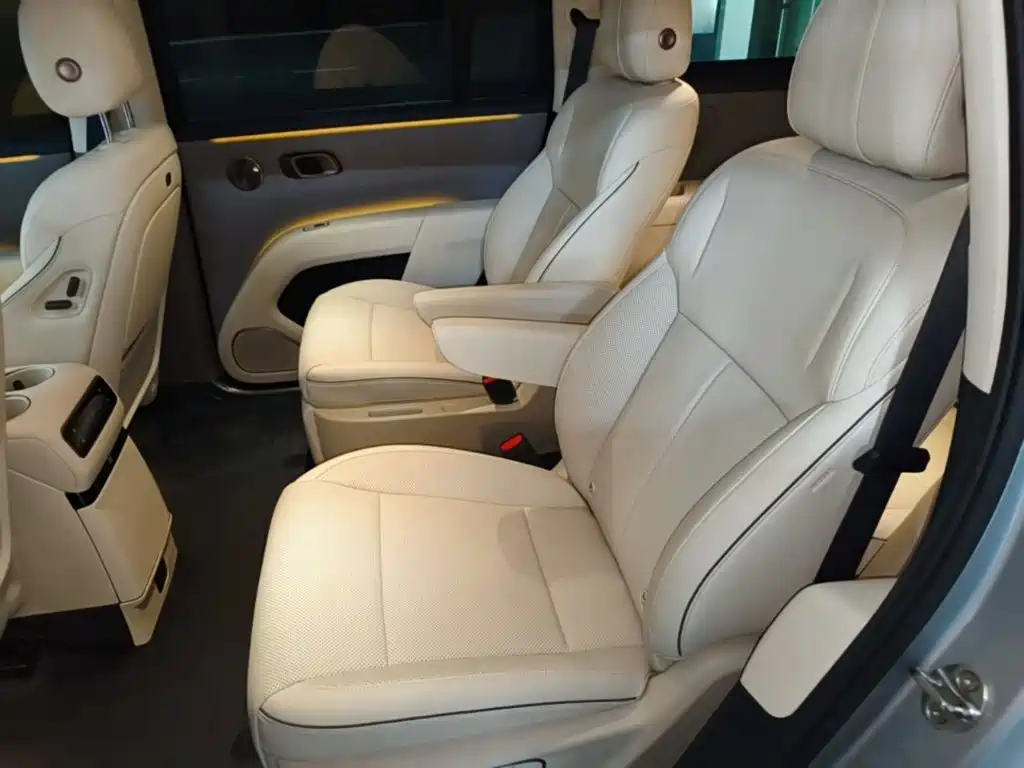 Li Auto Li i8 2025 2025 Standard Edition