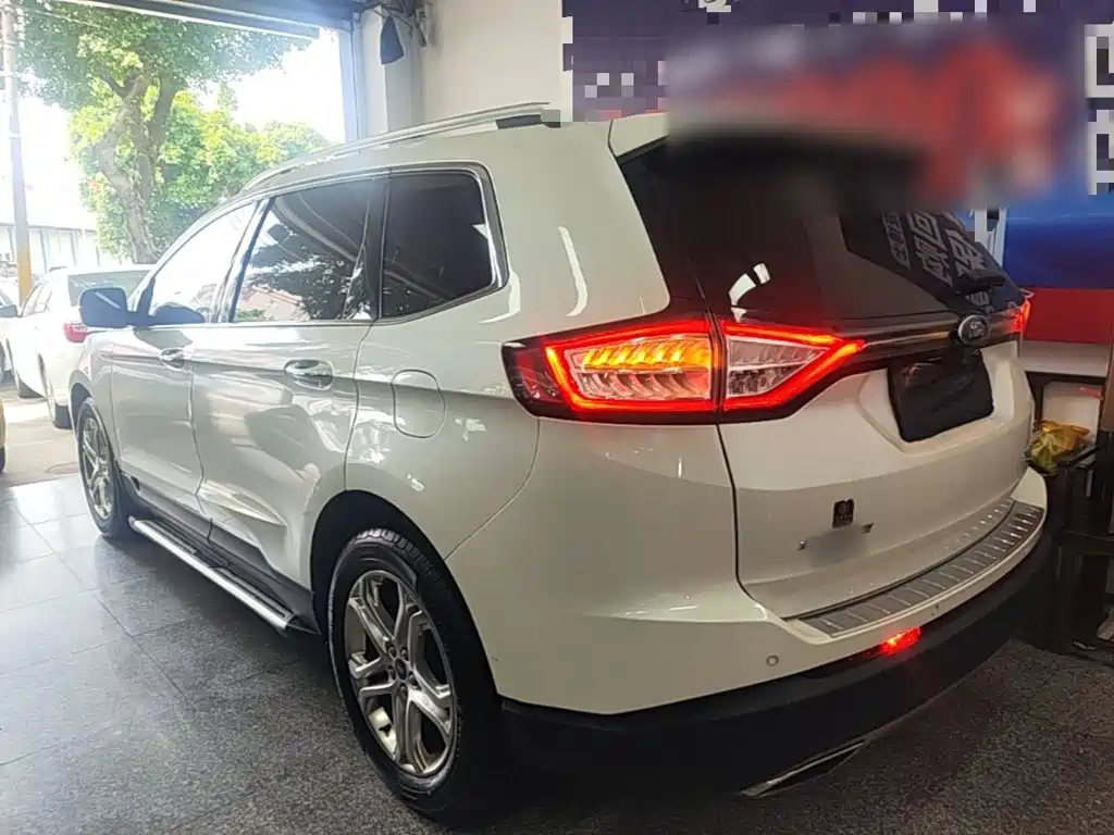Фото 5 - Ford Edge