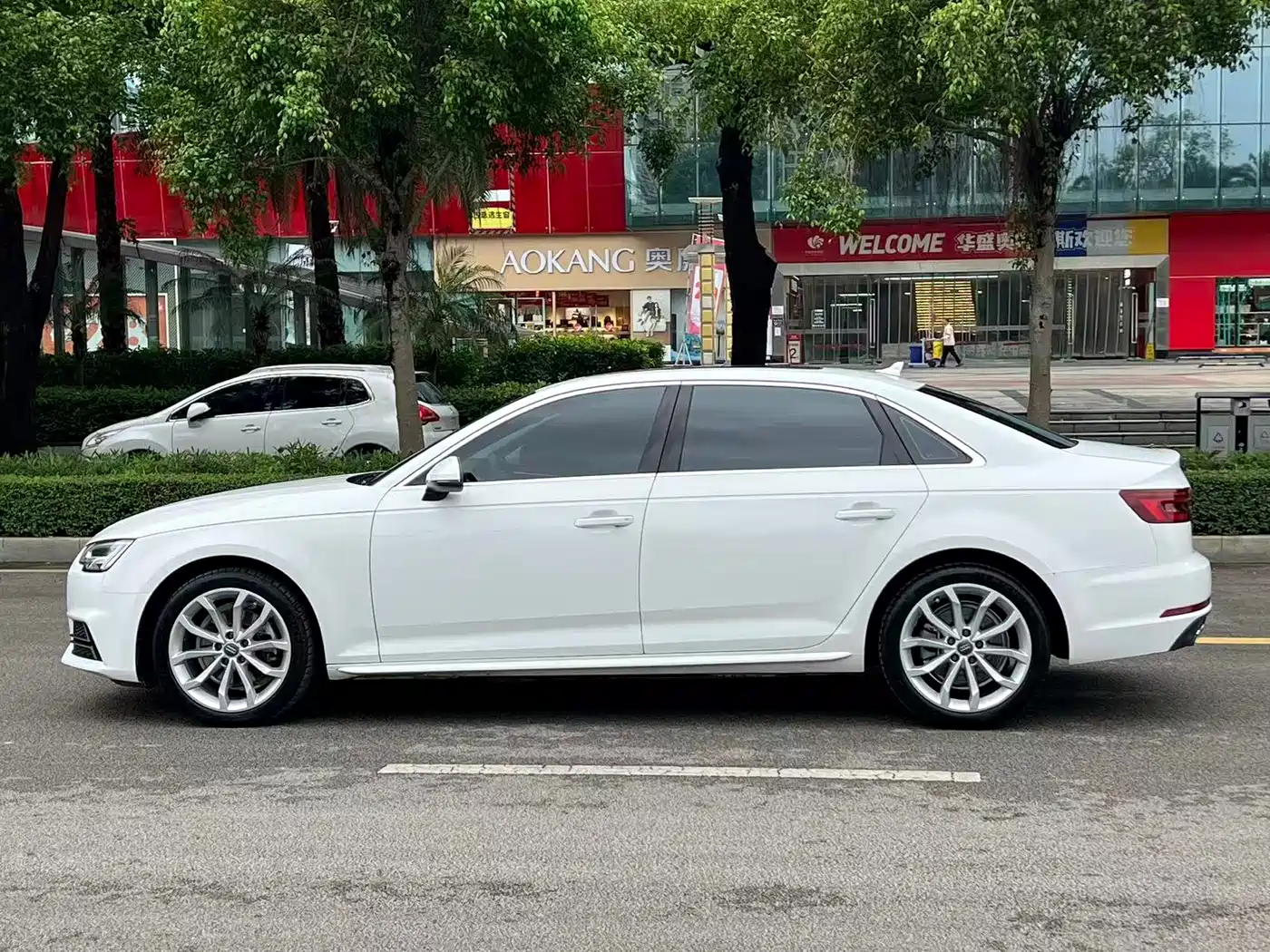 Audi A4L 2018 30th Anniversary 40 TFSI Fashion фото 5
