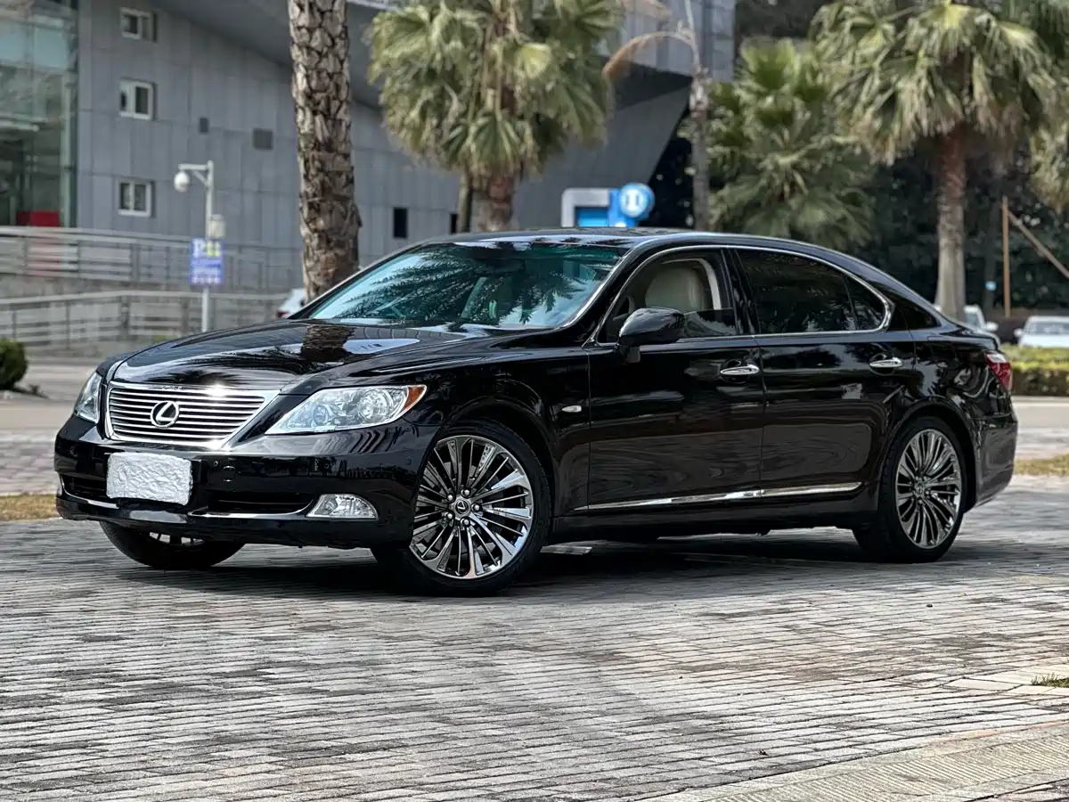Lexus LS 2006 460L