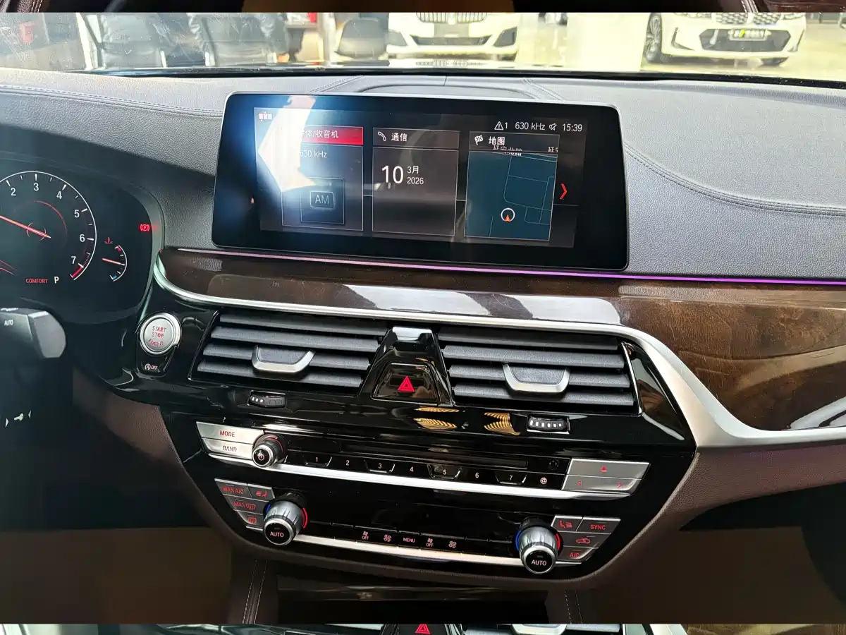 BMW 5 Series 2019 525Li Luxury Package фото 14