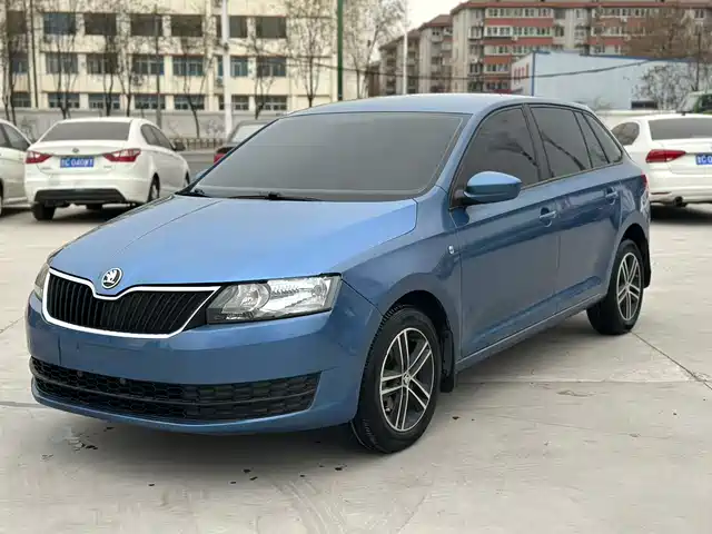 Škoda Skoda Rapid Spaceback 2016 Facelift 1.6L Automatic Forward Edition
