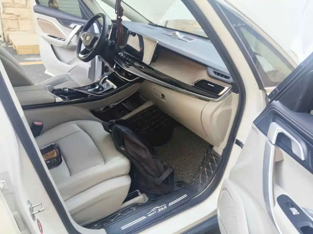 Photo 13 - Geely Jiaji