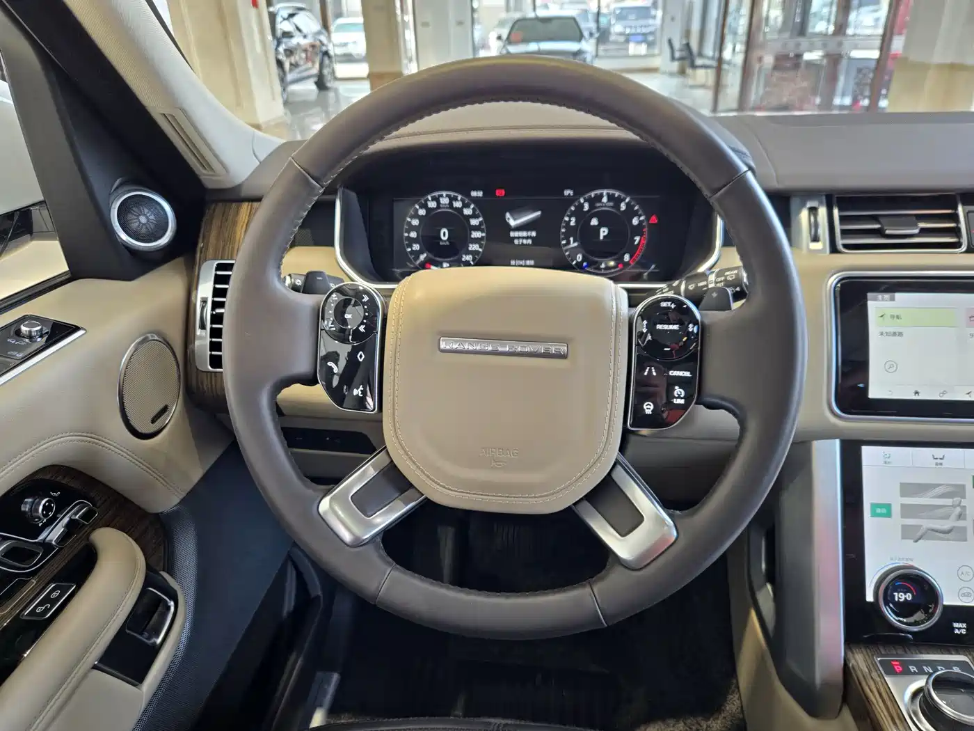 Land Rover Range Rover 2019 3.0 SCV6 Heritage Edition фото 19