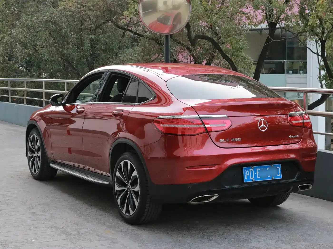 Mercedes-Benz GLC Coupe 2017 GLC 260 4MATIC Coupe SUV фото 3