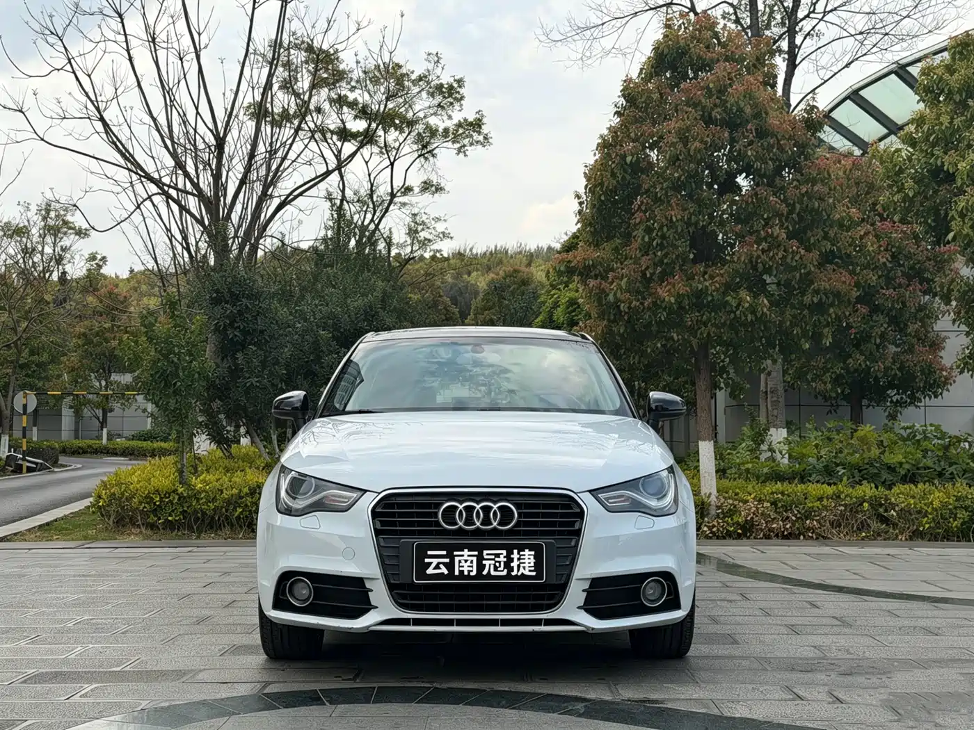 Audi A1 2014 30 TFSI Sportback Comfort фото 2