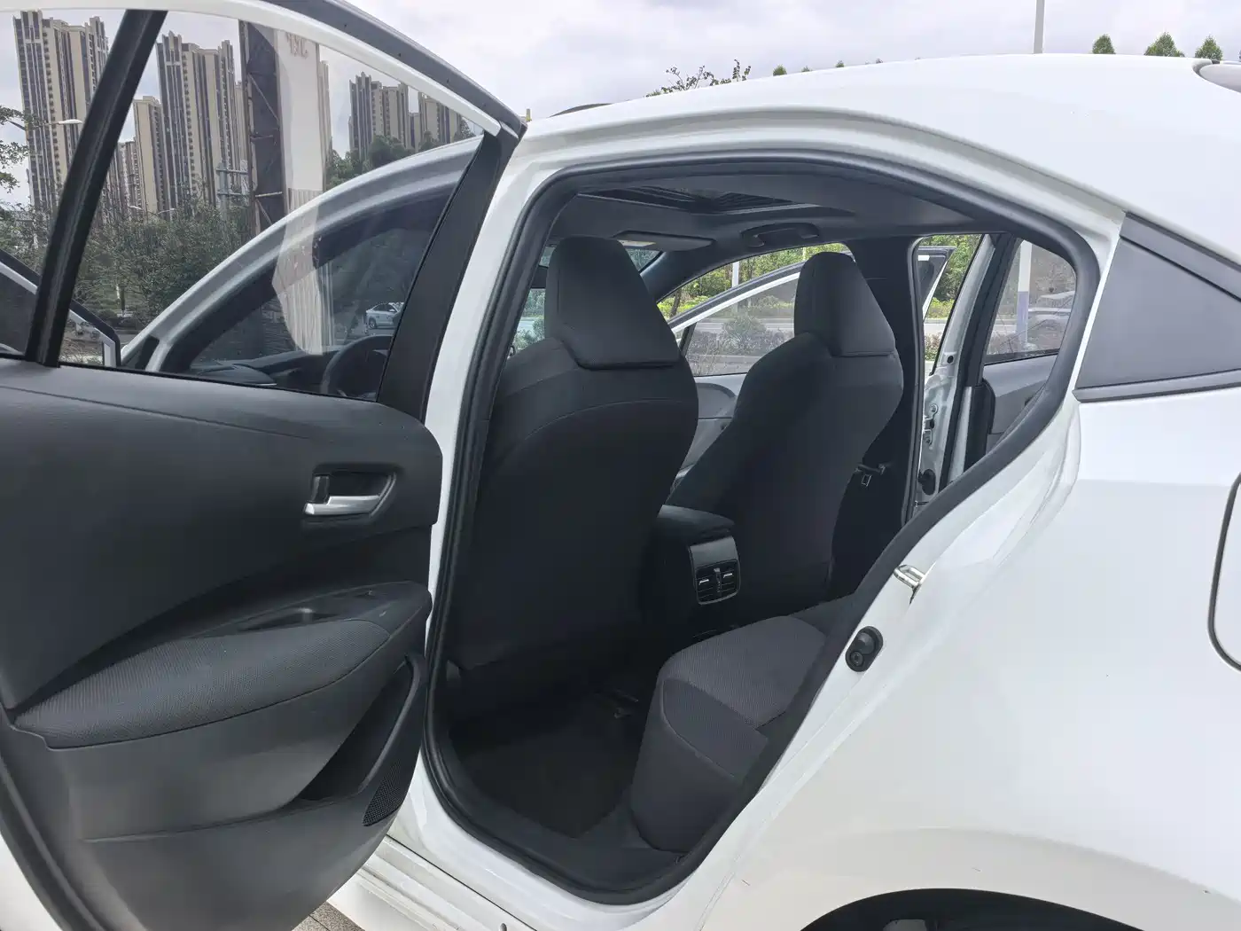 Toyota Levin 2021 185T CVT Luxury Edition фото 12