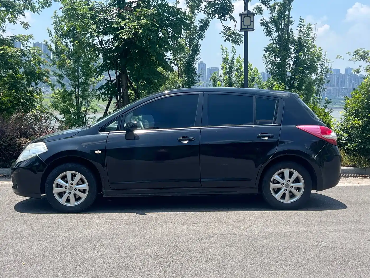Nissan Tiida 2008 2008 1.6L Automatic Smart
