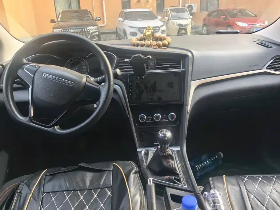 Venucia D60 2019 2019 1.6L Entry Manual Fashion Edition