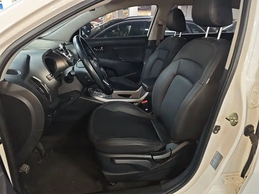 Kia Sportage 2015 2.0L Automatic 2WD GLS фото 15