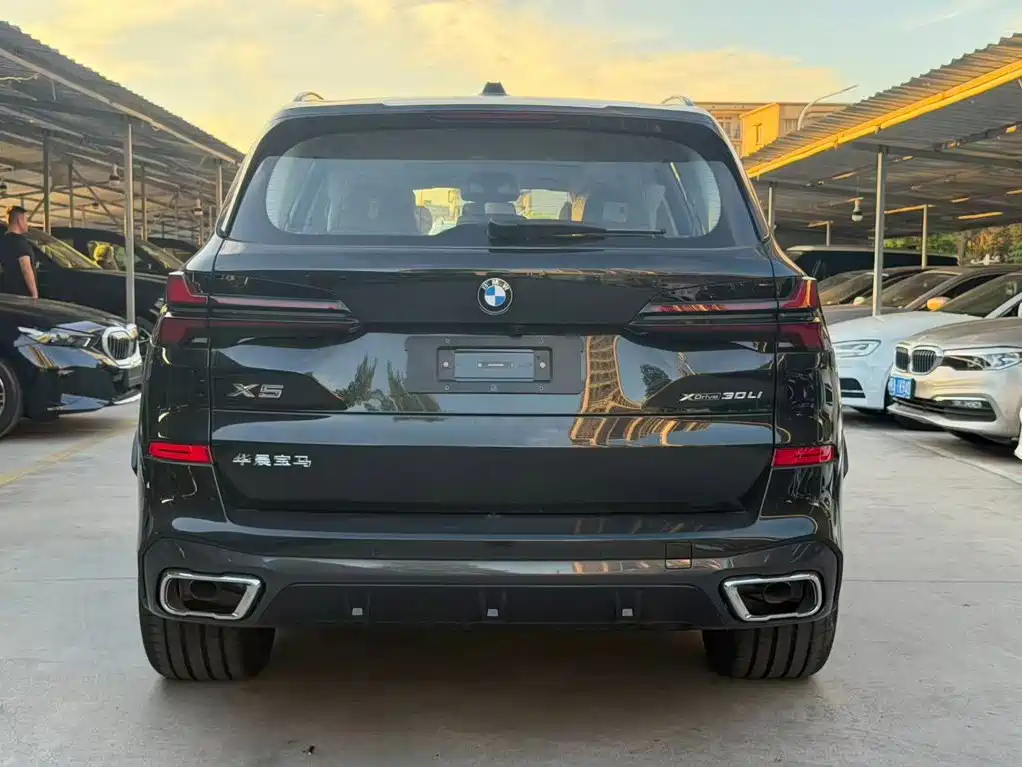 BMW X5 2026 2026 Facelift xDrive 30Li Exclusive M Sport Shadowline Package