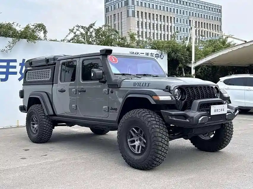 2025 Jeep Gladiator