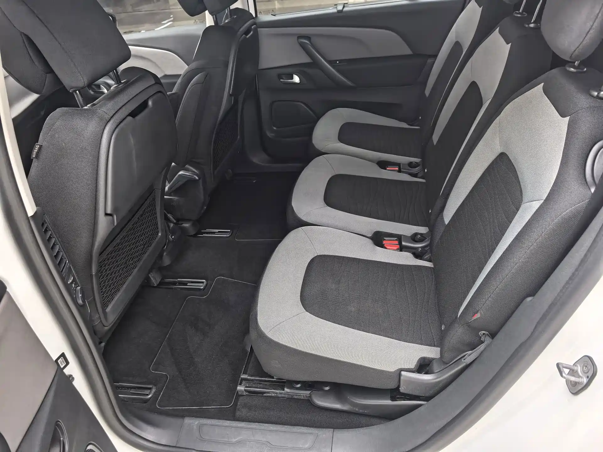 صورة 16 - Citroën C4 Picasso