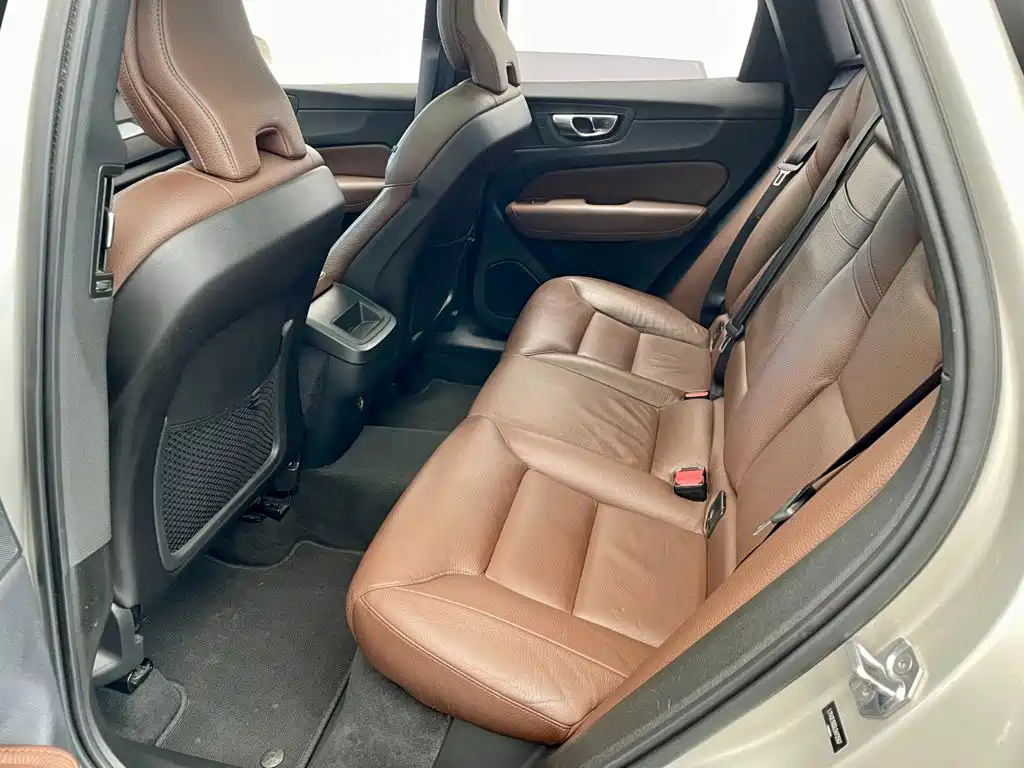 Фото 7 - Volvo XC60