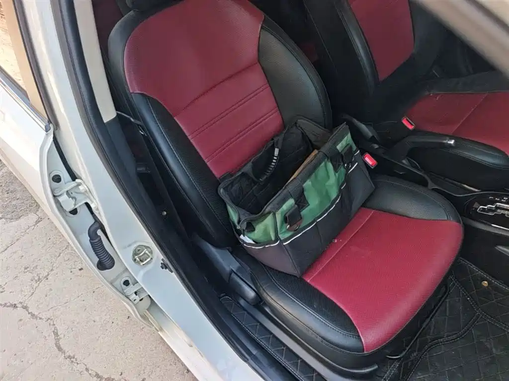 Kia K2 2015 Hatchback 1.4L AT GLS Cool Edition фото 25